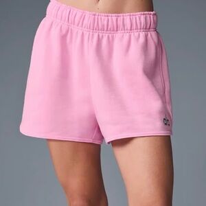 Alo Yoga Accolade Shorts in Sweet Pink